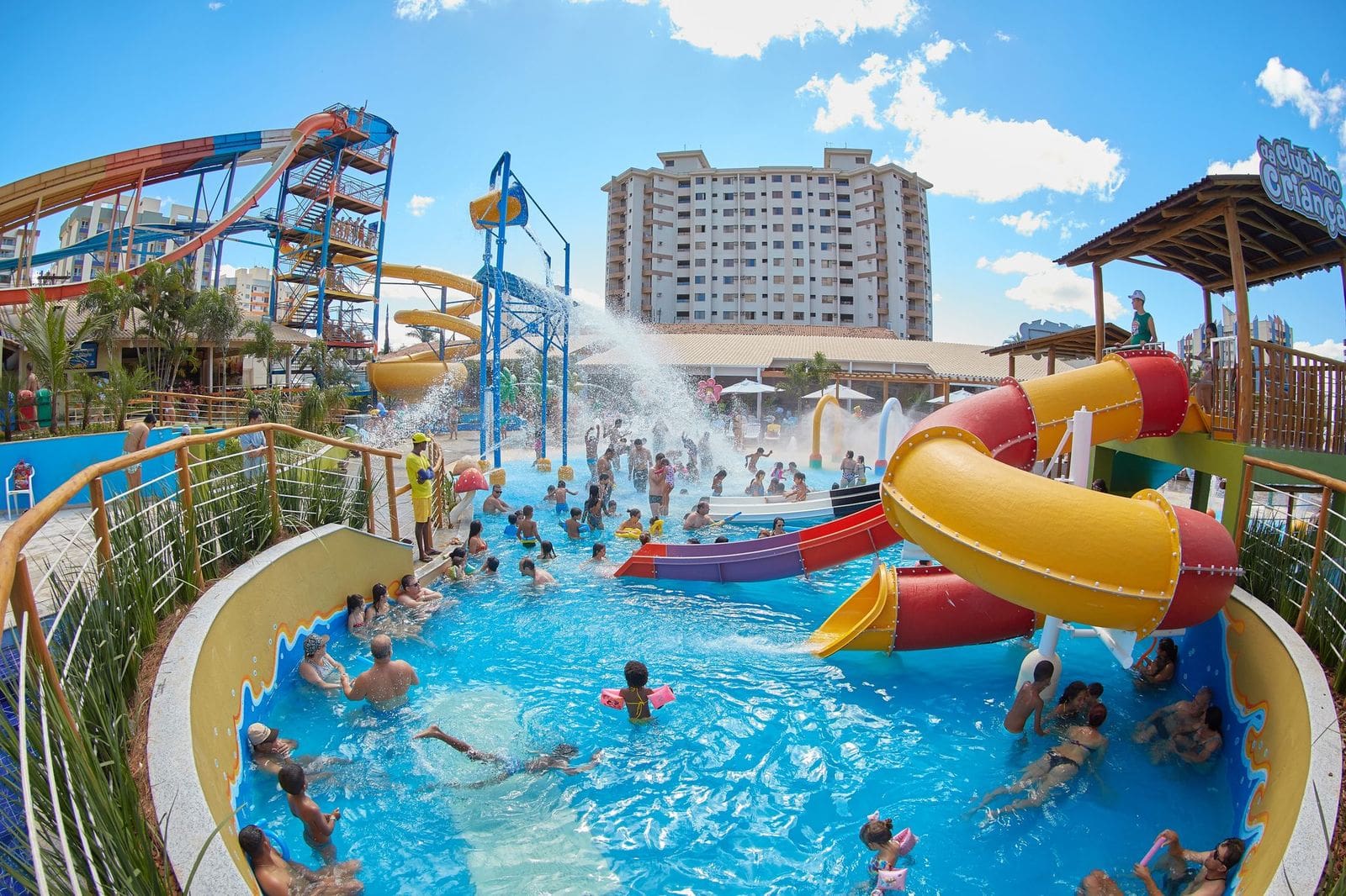 Inaugurado! Minas Gerais ganha o maior parque aquático do estado - e um dos  maiores do Brasil